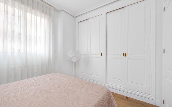 Revente - Appartement -
Torrevieja - Centro