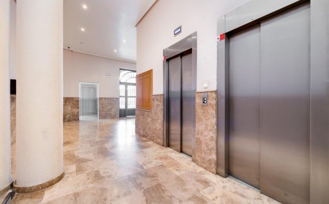 Revente - Appartement -
Torrevieja - Centro