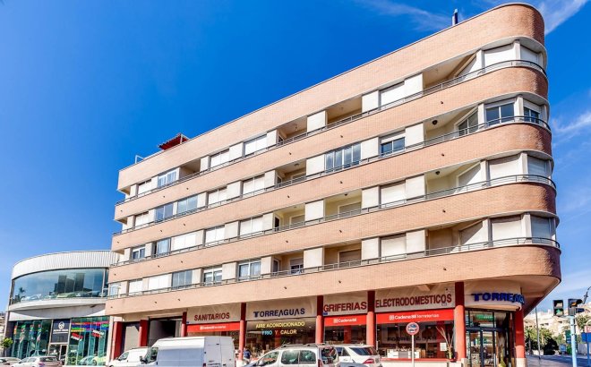 Revente - Appartement -
Torrevieja - Centro