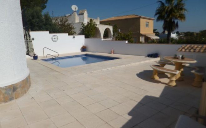 Resale - Villa -
Villamartin - Costa Blanca