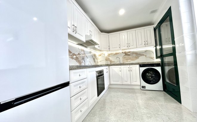 Resale - Apartment -
Campoamor - Costa Blanca