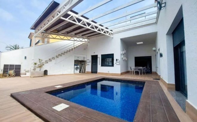 Herverkoop - Villa -
Pilar de la Horadada - Torre De La Horadada