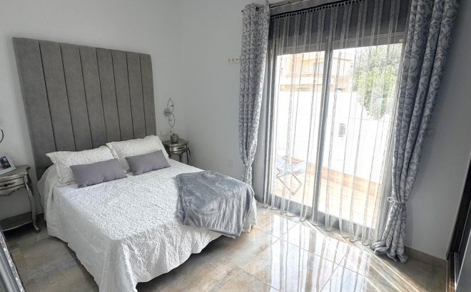 Herverkoop - Villa -
Pilar de la Horadada - Torre De La Horadada