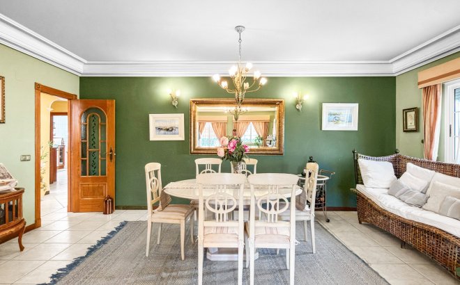 Revente - Villa -
Torrevieja - Costa Blanca