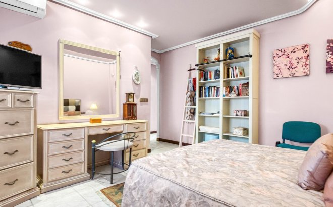 Revente - Villa -
Torrevieja - Costa Blanca