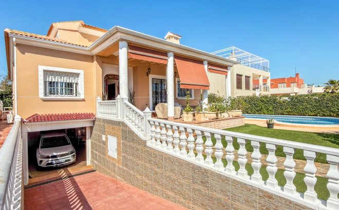 Revente - Villa -
Torrevieja - Costa Blanca