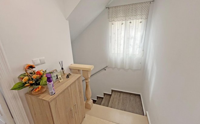 Resale - Dúplex -
San Miguel de Salinas - Las Filipinas