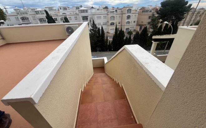 Resale - Dúplex -
San Miguel de Salinas - Las Filipinas