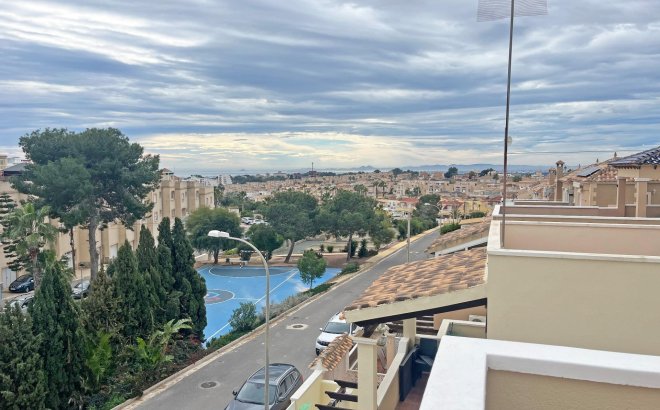 Resale - Dúplex -
San Miguel de Salinas - Las Filipinas