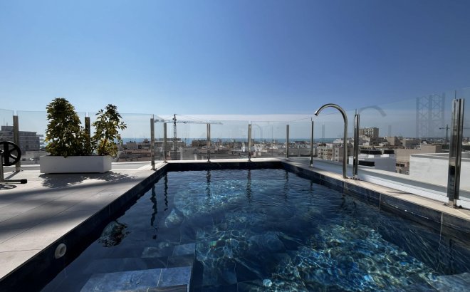 Revente - Appartement -
Torrevieja - Playa del Cura