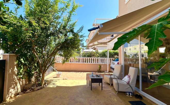Resale - Villa -
Orihuela Costa - La Regia