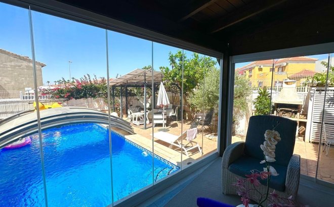 Resale - Villa -
Orihuela Costa - La Regia