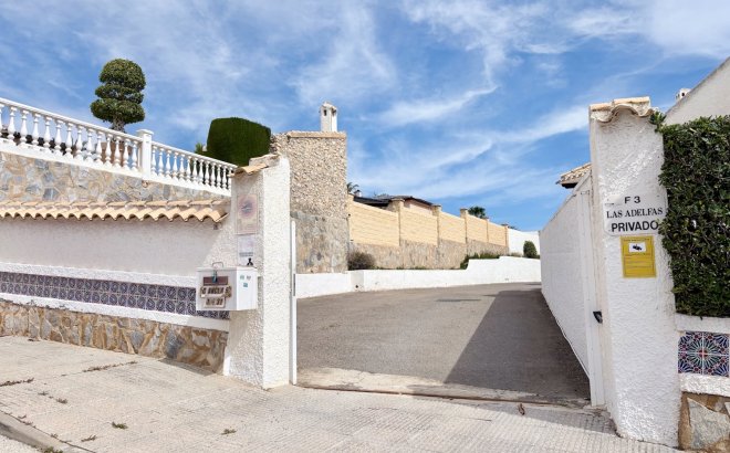 Resale - Town House -
Orihuela Costa - Costa Blanca