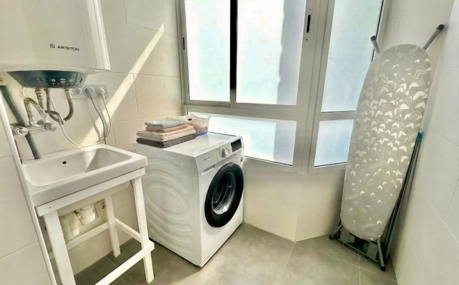 Resale - Apartment -
Torrevieja - Estacion De Autobuses