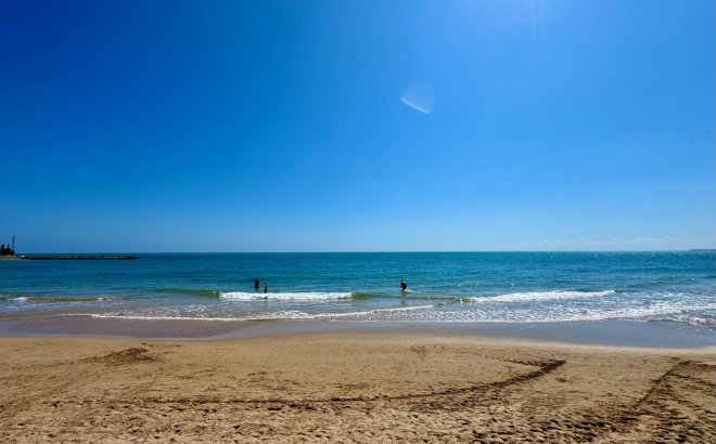 Resale - Apartment -
Torrevieja - Estacion De Autobuses