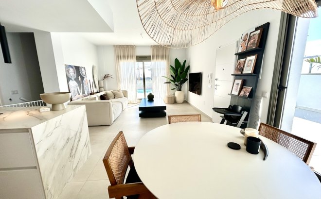 Revente - Villa -
San Miguel de Salinas - Inland