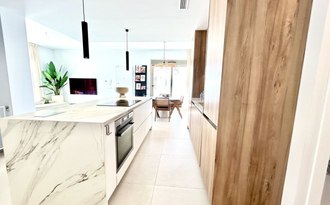 Revente - Villa -
San Miguel de Salinas - Inland