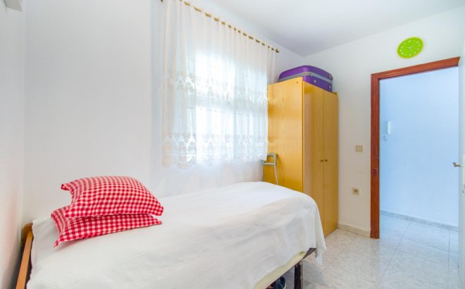 Herverkoop - Appartement -
Torrevieja - Estacion De Autobuses