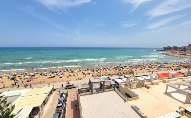 Herverkoop - Penthouse -
Torrevieja - Playa De La Mata