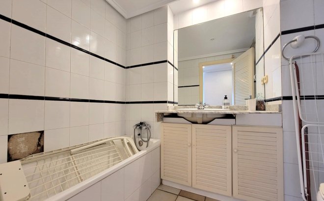 Herverkoop - Penthouse -
Torrevieja - Playa De La Mata