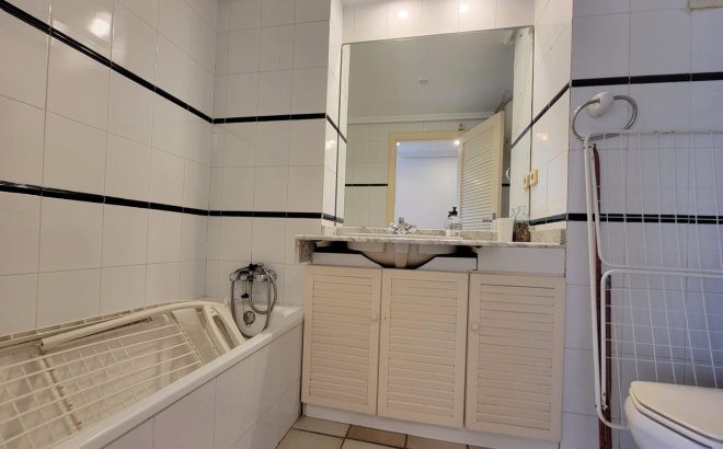 Herverkoop - Penthouse -
Torrevieja - Playa De La Mata