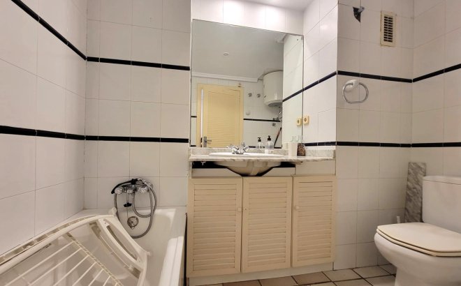 Herverkoop - Penthouse -
Torrevieja - Playa De La Mata