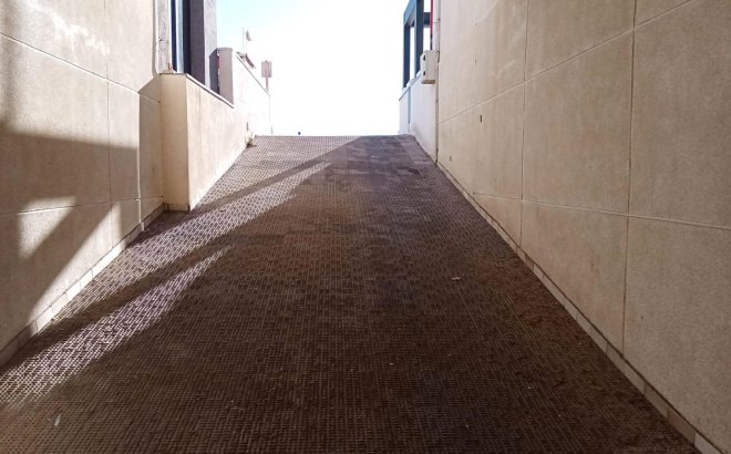 Herverkoop - Penthouse -
Torrevieja - Playa De La Mata