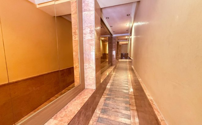 Revente - Appartement -
Torrevieja - Playa del Cura