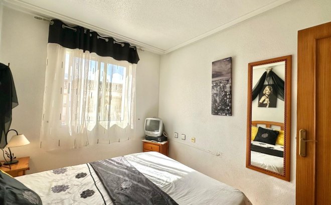 Herverkoop - Bungalow -
Torrevieja - El Limonar