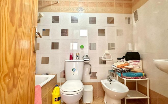 Herverkoop - Bungalow -
Torrevieja - El Limonar