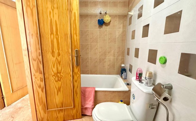 Herverkoop - Bungalow -
Torrevieja - El Limonar