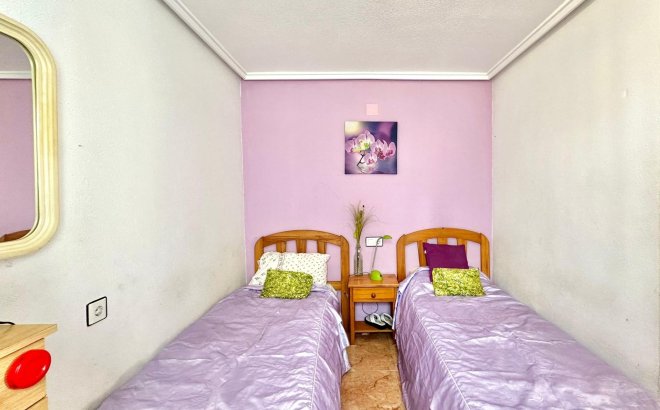 Herverkoop - Bungalow -
Torrevieja - El Limonar