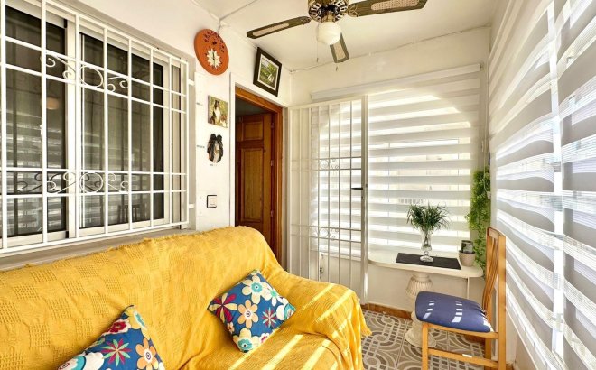 Herverkoop - Bungalow -
Torrevieja - El Limonar