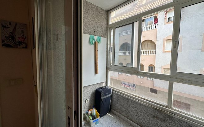 Herverkoop - Appartement -
Torrevieja - Estacion De Autobuses