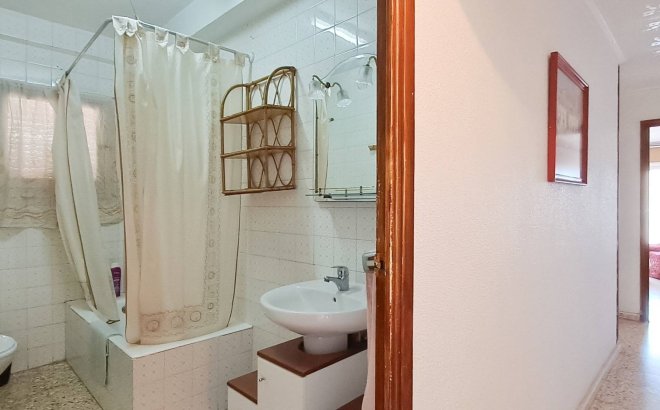 Resale - Penthouse -
Torrevieja - Playa De Los Naufragos