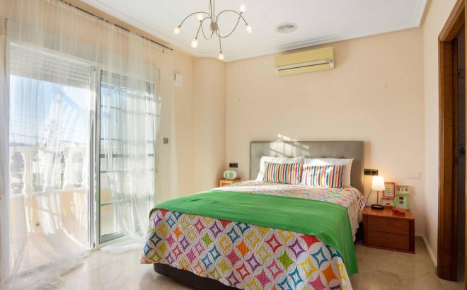 Resale - Town House -
Orihuela Costa - Los Almendros-la Florida