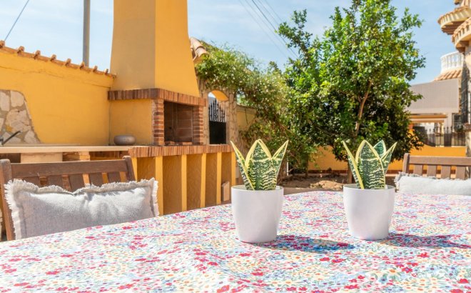 Resale - Town House -
Orihuela Costa - Los Almendros-la Florida