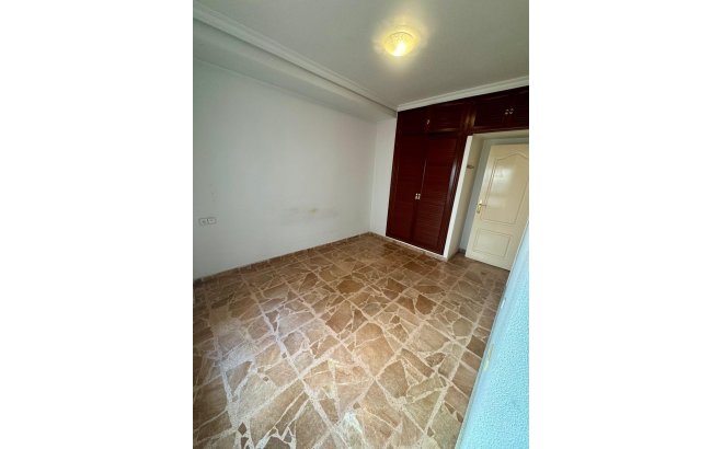 Herverkoop - Appartement -
Torrevieja - Centro