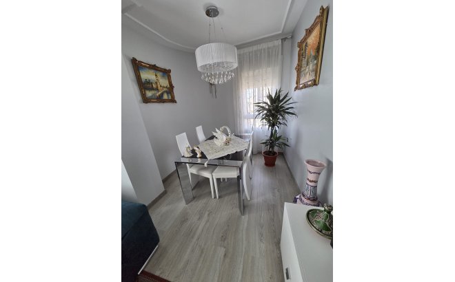 Resale - Apartment -
Torrevieja - Costa Blanca