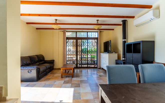 Resale - Villa -
Orihuela Costa - Costa Blanca