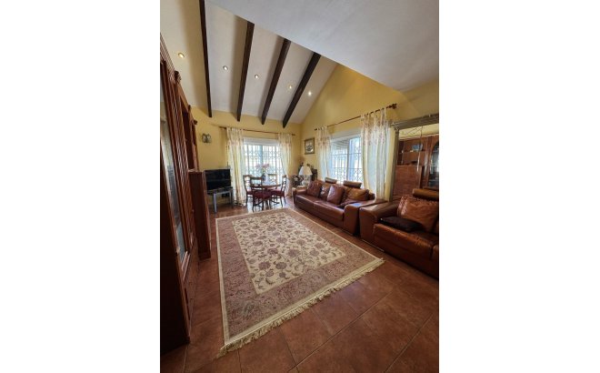 Resale - Villa -
Orihuela Costa - Costa Blanca