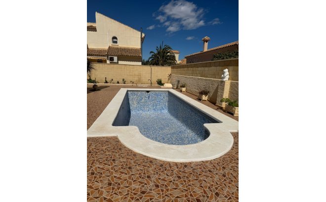 Resale - Villa -
Orihuela Costa - Costa Blanca