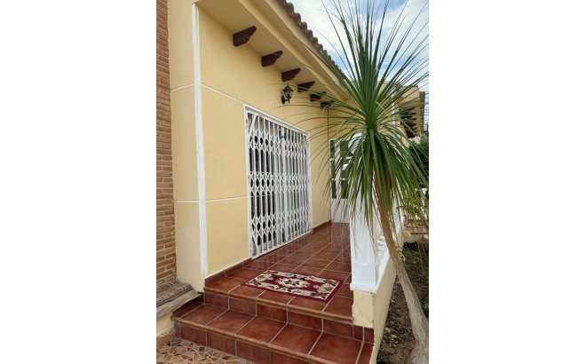 Resale - Villa -
Orihuela Costa - Costa Blanca