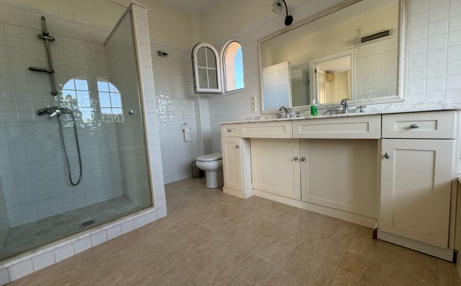 Resale - Villa -
Orihuela Costa - Costa Blanca