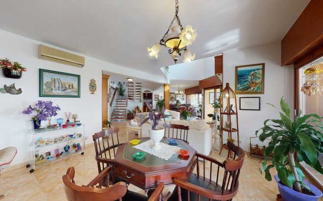 Revente - Villa -
Orihuela Costa - Costa Blanca