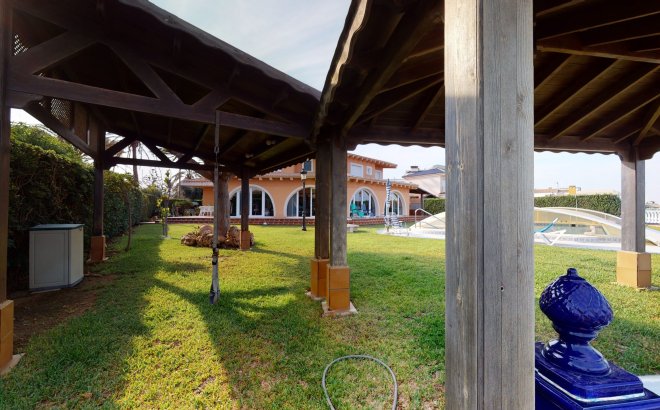 Revente - Villa -
Orihuela Costa - Costa Blanca