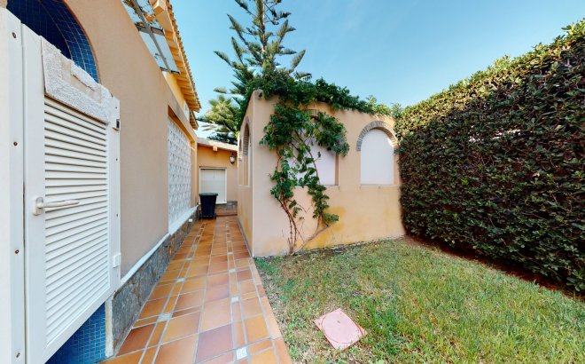 Revente - Villa -
Orihuela Costa - Costa Blanca