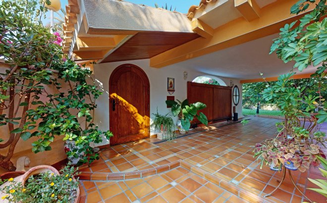 Revente - Villa -
Orihuela Costa - Costa Blanca