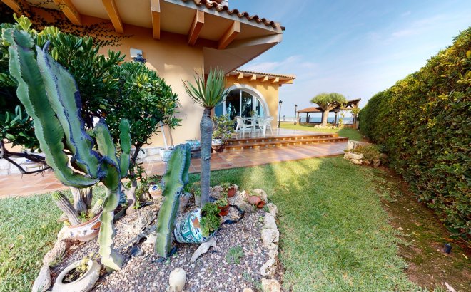 Revente - Villa -
Orihuela Costa - Costa Blanca