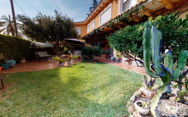 Revente - Villa -
Orihuela Costa - Costa Blanca